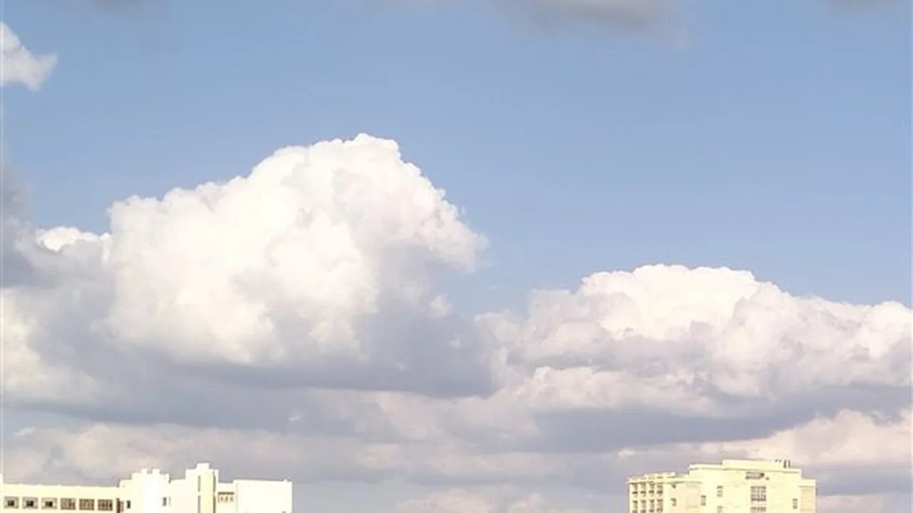 تفاصيل حالة الطقس يوم الخميس وتأثير المرتفع الجوي وفق الأرصاد الجوية